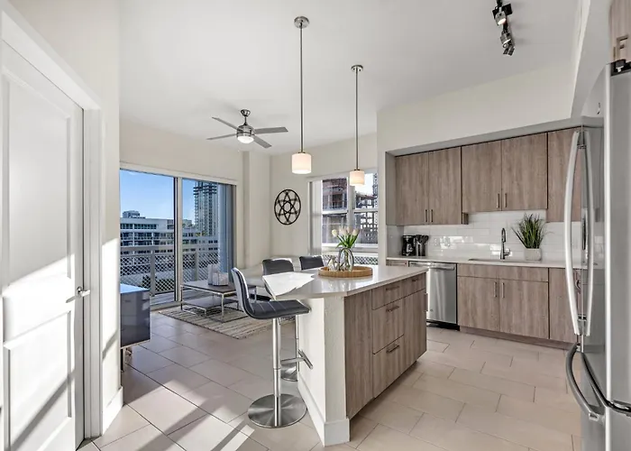Luxury 2Br With City Views On Biscayne Blvd