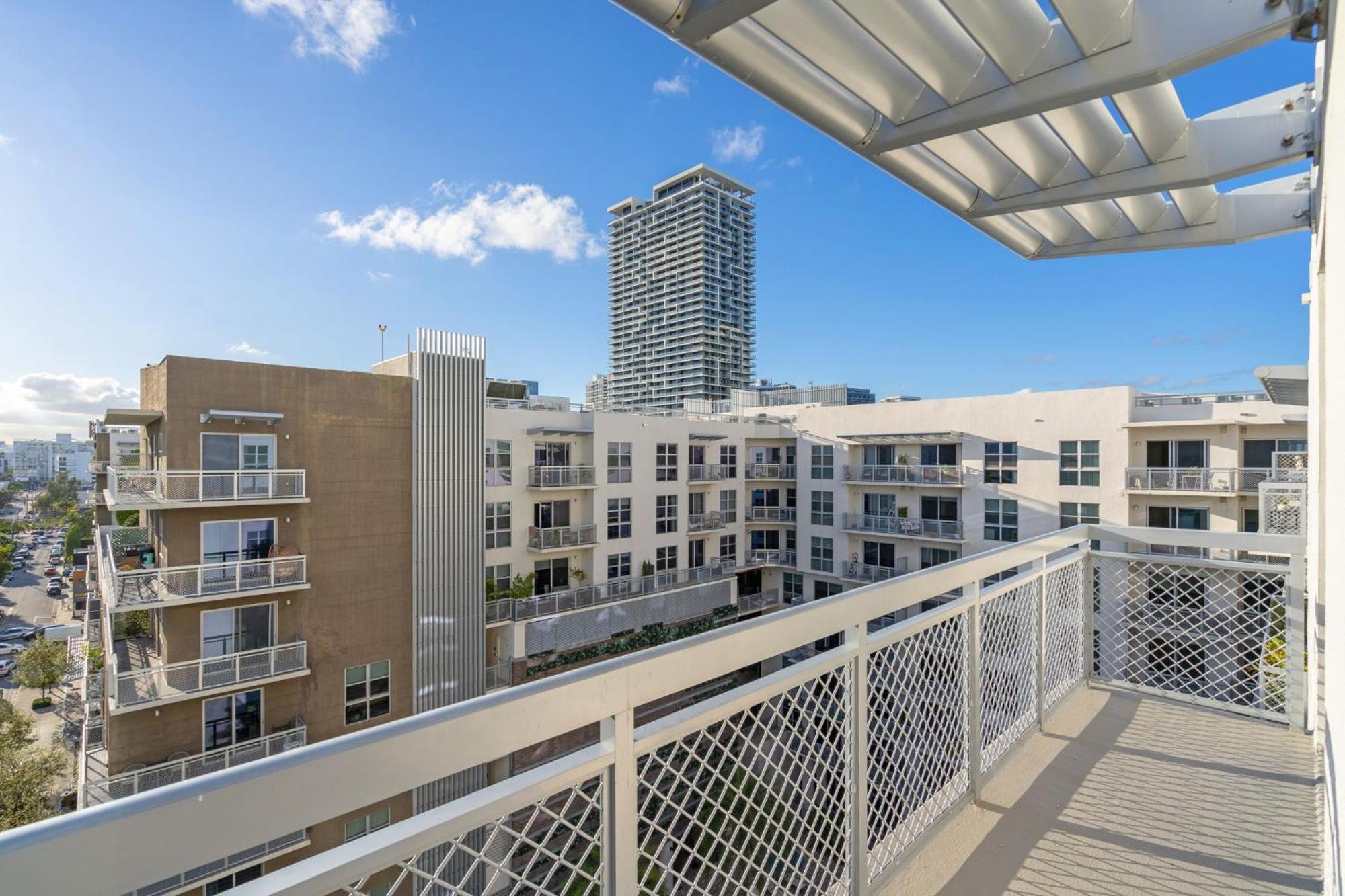 Luxury 2br With Views On Biscayne Blvd