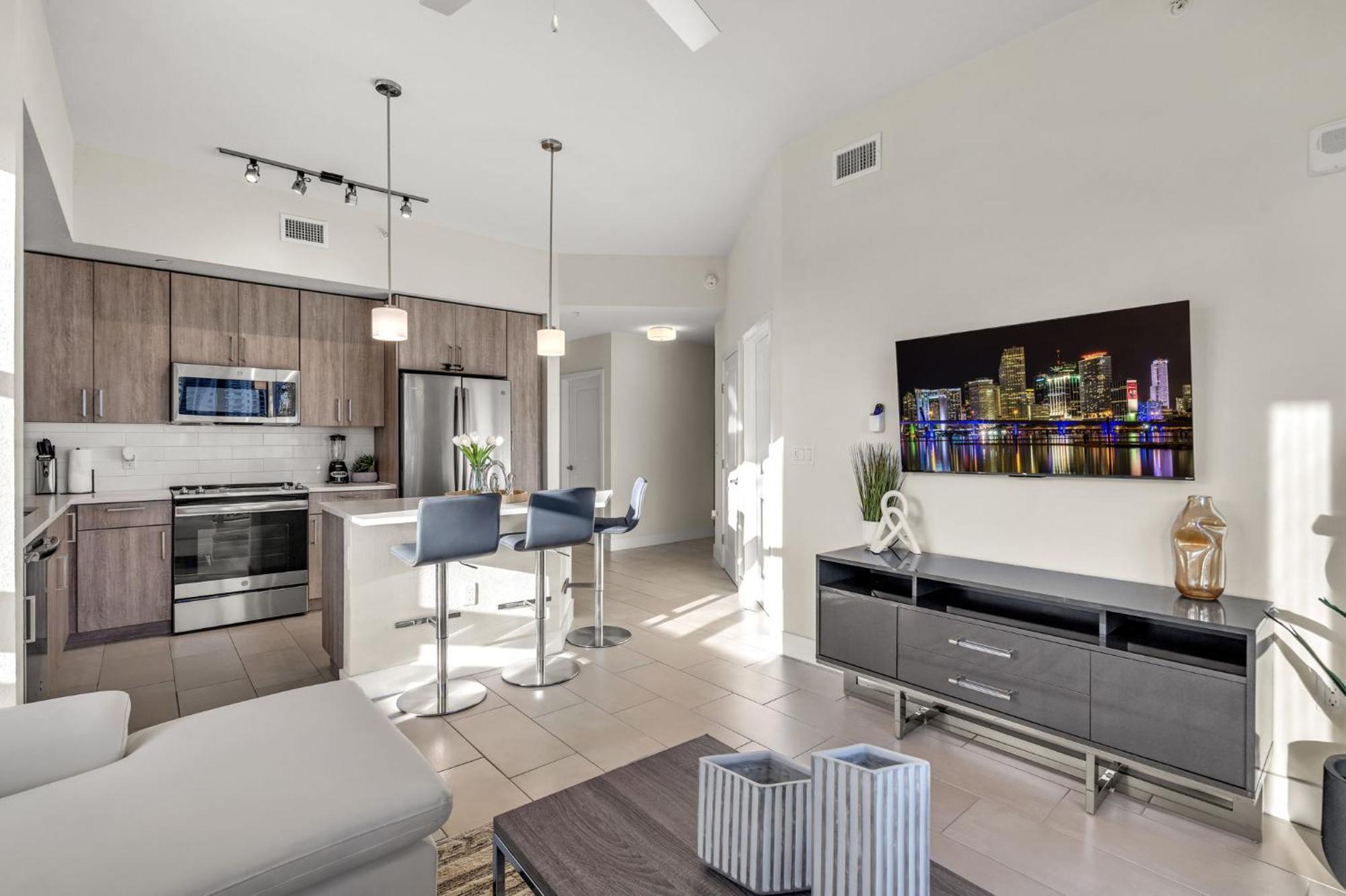 Luxury 2br With Views On Biscayne Blvd * Miami